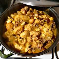 Foto principal de Pollo en salsa con champiñones