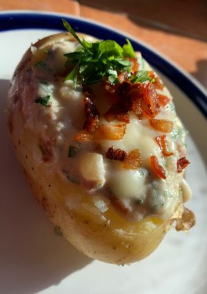 Una foto de Papas horneadas a mi estilo