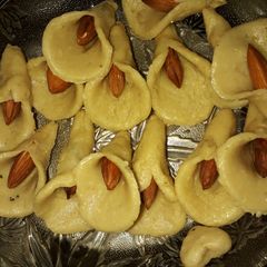 A picture of Cashew Lily.