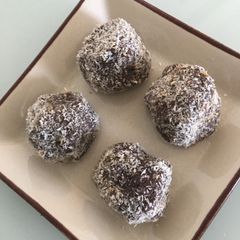 A picture of Multi Lentil/Daal Laddoo.