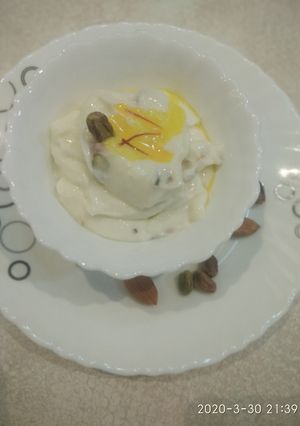 केसर पिस्ता श्रीखंड (Kesar Pista Shrikhand Recipe in Hindi) रेसिपी मुख्य फोटो