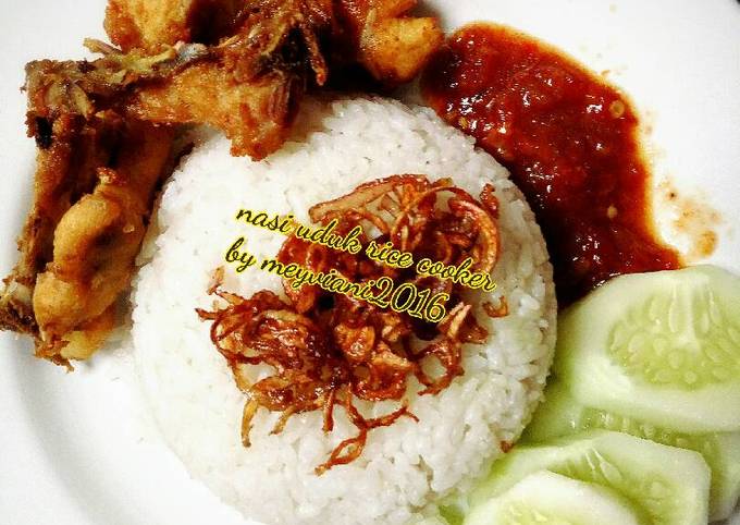 Nasi uduk rice cooker rasa gurih+asin enakk dan wangiiii