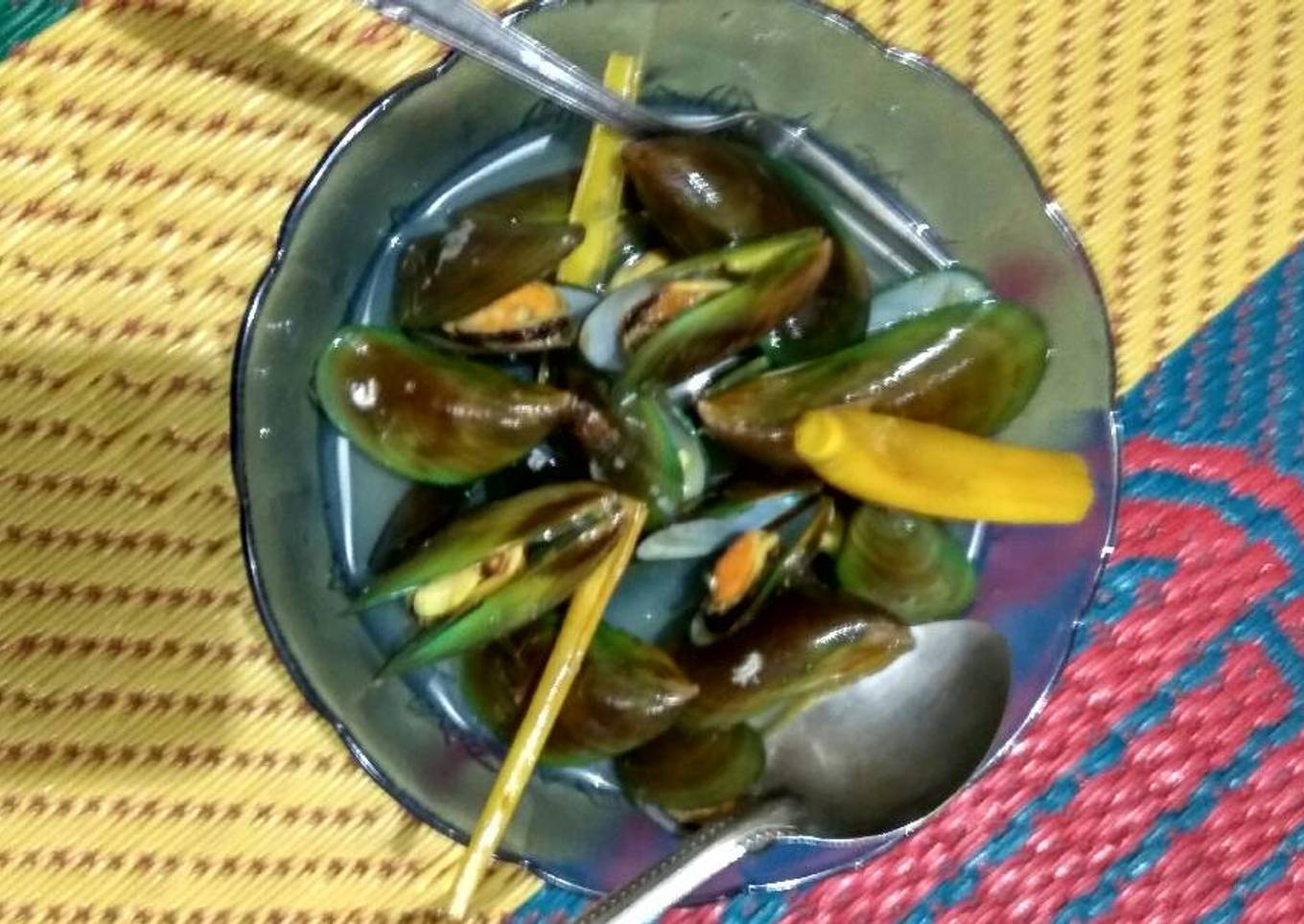 Kerang hijau rebus gurih