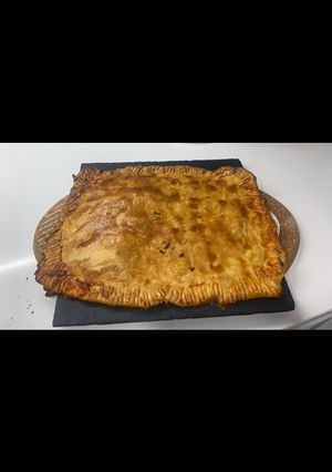 Una foto de Empanada de dátiles y bacon