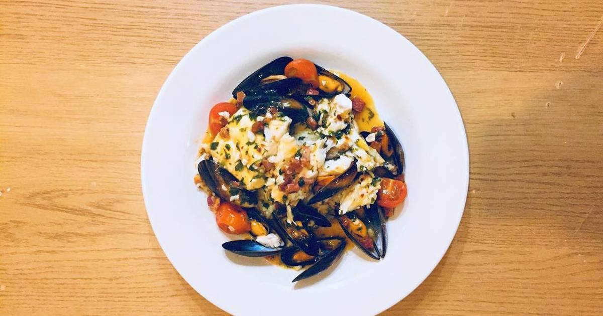 Cod, mussels and chorizo in garlic butter and white wine sauce Recipe