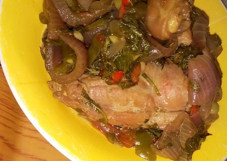 Chicken in spinach sauce