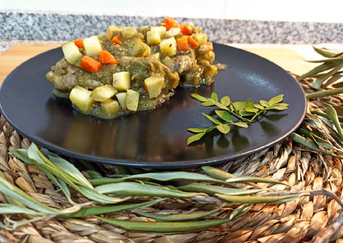 Pollo en salsa de berenjena 🍆 y curry con verduras al vapor 🍲