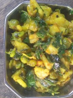 મેથી બટાકા વટાણા નું શાક (Methi Bataka Vatana Shak Recipe In Gujarati) રેસીપી મુખ્ય ફોટો