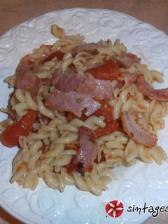 Φωτογραφία της συνταγής Pasta με ψητές ντοματούλες και μπέικον