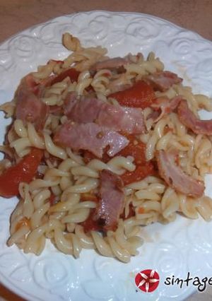Φωτογραφία της συνταγής Pasta με ψητές ντοματούλες και μπέικον