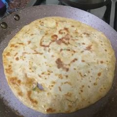 A picture of Aloo paratha.