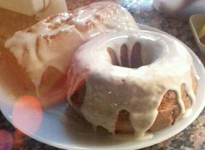 Una foto de Budín de limón con azúcar mascabo