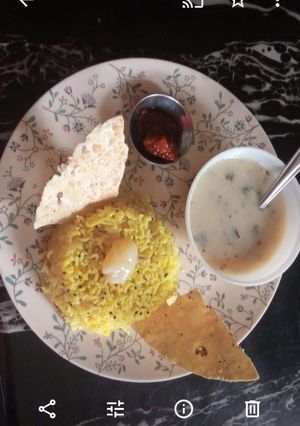 સાદી ખીચડી (Simple Khichdi Recipe In Gujarati) રેસીપી મુખ્ય ફોટો