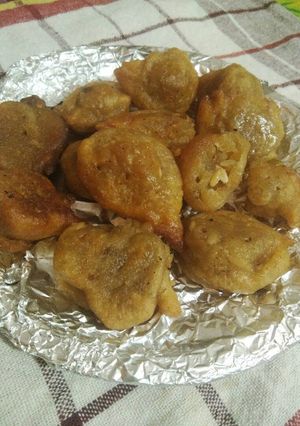 A picture of Mithe gulgule dry-fruit wale.