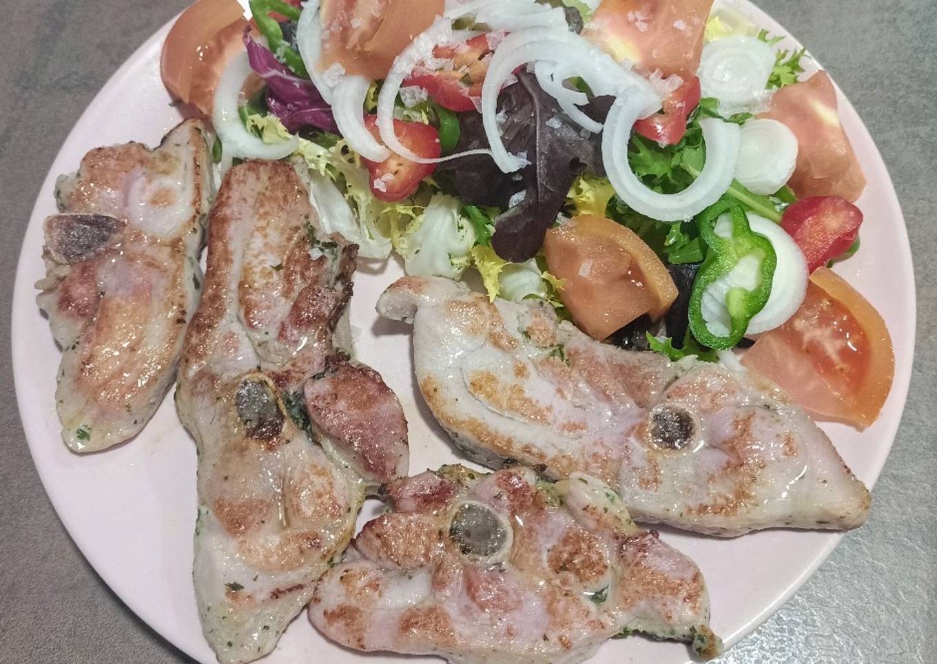 Chuletas de pavo al ajillo