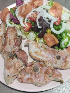 Una foto de Chuletas de pavo al ajillo