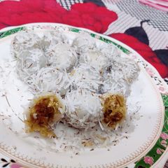 A picture of Coconut Balls.