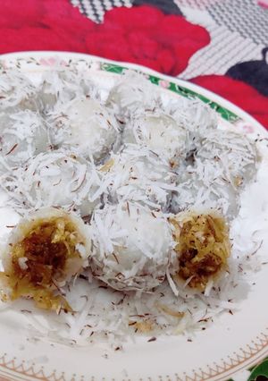 A picture of Coconut Balls.