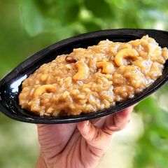 A picture of Sweet pongal (sweet khichdi of South India).