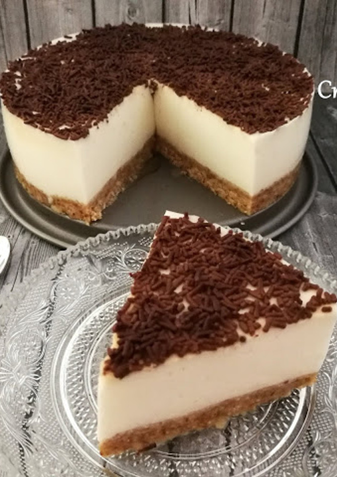 Una foto de Tarta fría de yogur y queso fresco batido