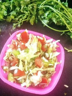 सलाद (Salad recipe in hindi) रेसिपी मुख्य फोटो