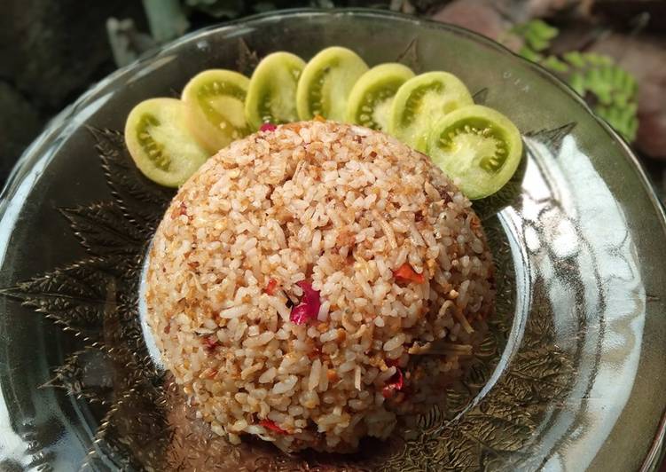 1.4. Nasi Goreng Tutug Oncom