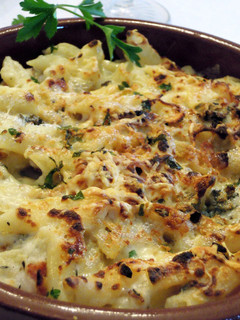 Una foto de Macarrones glamurosos con queso