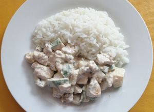 Una foto de Strogonof de Pollo y Zapallito italiano