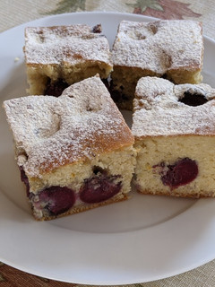 Cseresznyés piskóta recept fotója