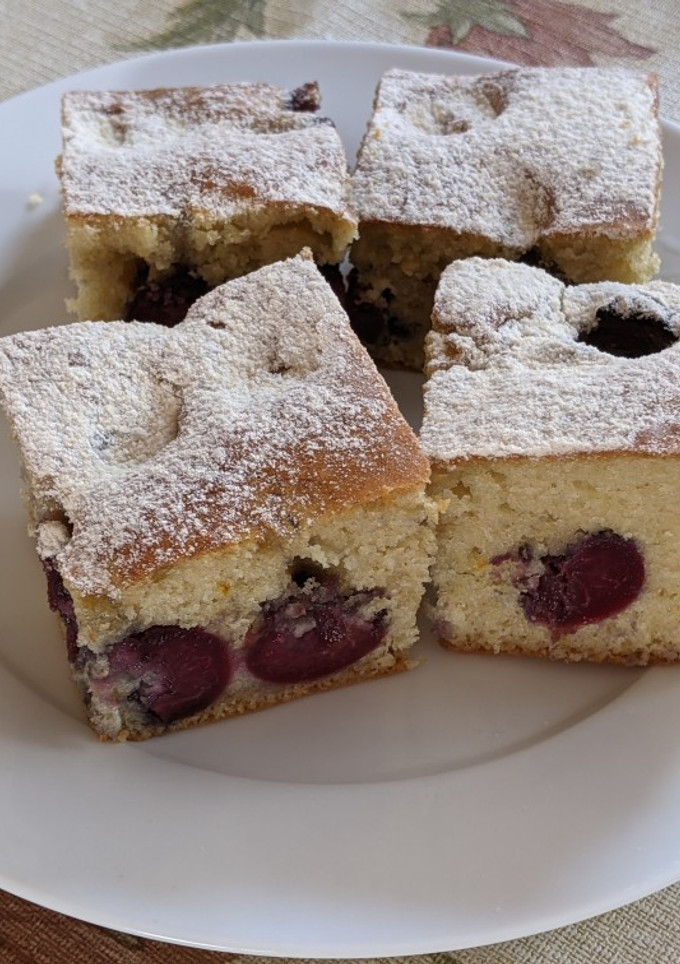 Cseresznyés piskóta recept fotója
