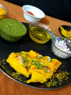 સુરતી લોચો (Surti Locho Recipe In Gujarati) રેસીપી મુખ્ય ફોટો