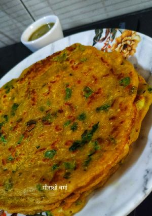 बेसन आटा चीला (besan atta cheela recipe in Hindi) रेसिपी मुख्य फोटो
