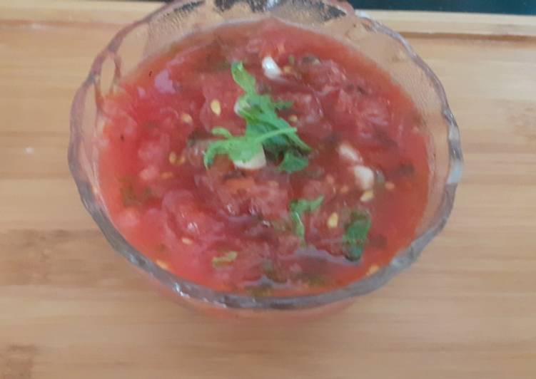 Tomato and garlic chutney