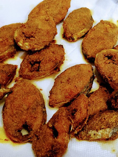 सुरमई फ्राय (Surmai fry recipe in marathi) रेसिपी चे मुख्य फोटो