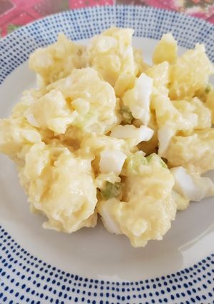 Una foto de Ensalada de papas y huevos