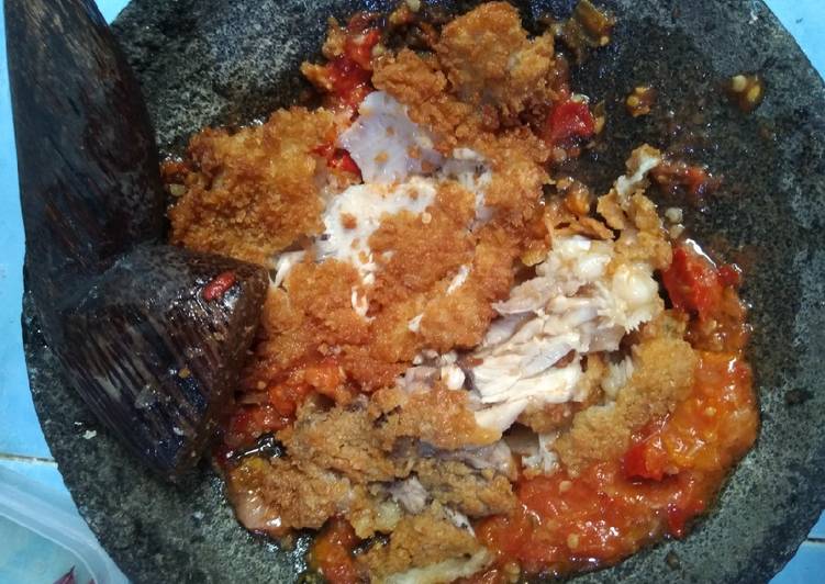 Bagaimana Membuat Ayam Geprek Bisa Manjain Lidah Resep Masakan Khas Indonesia