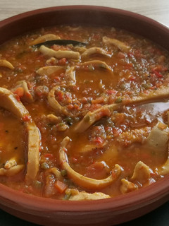 Una foto de Chocos🦑 en salsa y pella canaria todo sin gluten