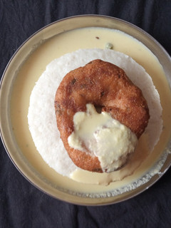 મેંદુવડા ઈડલી (Medu Vada Idli Recipe In Gujarati) રેસીપી મુખ્ય ફોટો