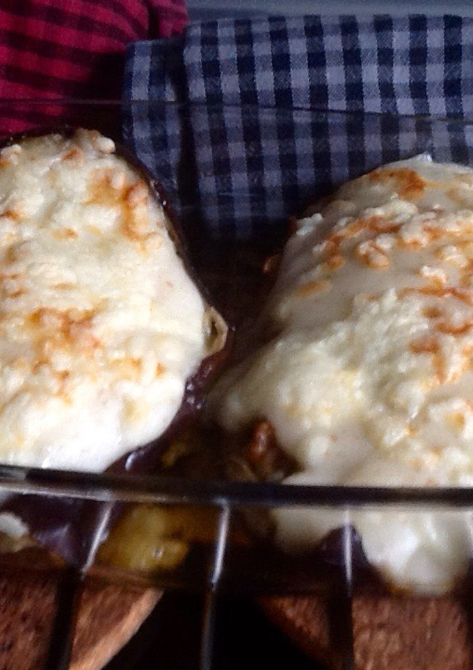 Una foto de Berenjenas rellenas de carne y verduras al curry