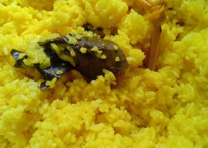 Nasi kuning (No Santan)