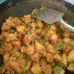 Masala aloo / spicy potato A picture of Masala aloo / spicy potato.
