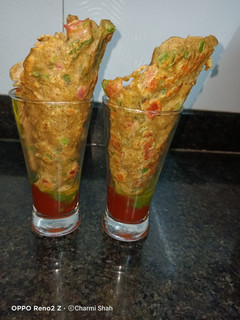 ફણગાવેલા મગ ના ચીલા (Sprouts Chilla Recipe In Gujarati) રેસીપી મુખ્ય ફોટો