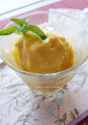 Foto principal de Sorbete de mango, coco y lima, con batidora o Thermomix (sin heladera)