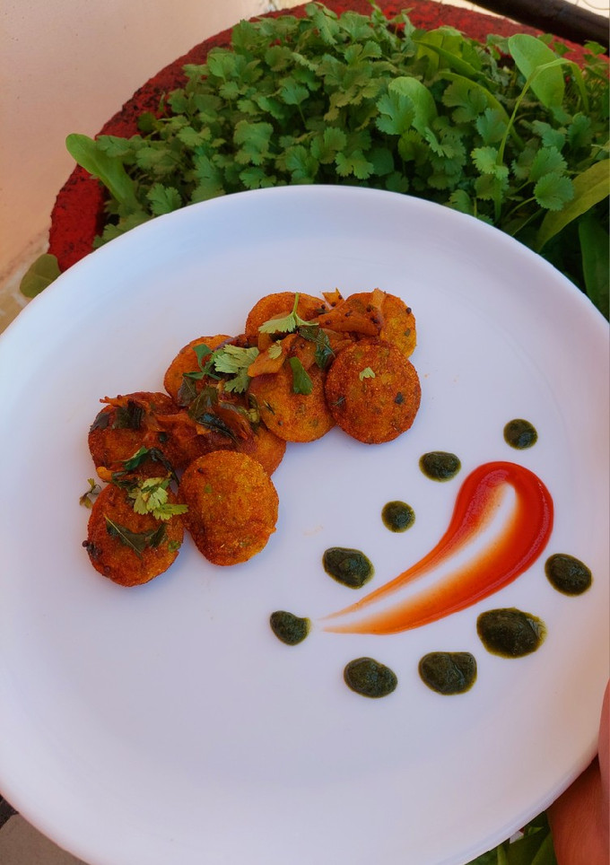 चटपटे मटर अप्पे (Chatpate matar appe recipe in Hindi) रेसिपी मुख्य फोटो