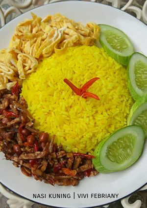Foto resep Nasi kuning dari nasi sisa semalam (ricecooker)