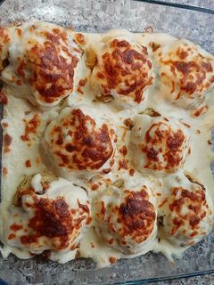 صورة لوصفة أعشاش الشعريه باللحمه وصلصة البشاميل 👌😋