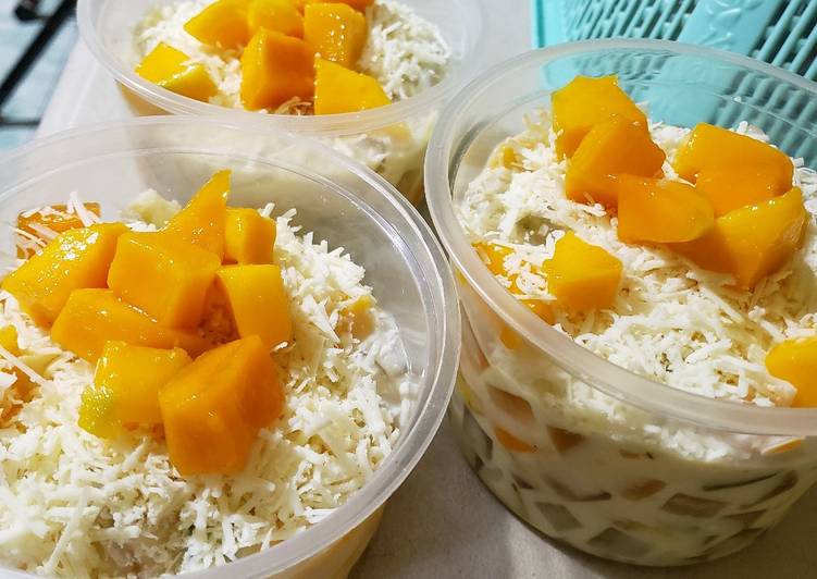 Mango salad cup