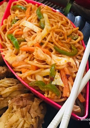 A picture of Whosayna’s Schezwan Noodles.