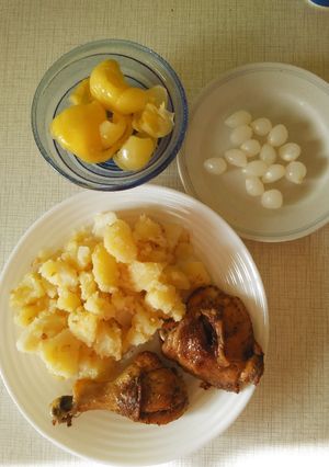 Sült csirke alsó-felső combok hagymás krumplival🍗👌 recept fotója