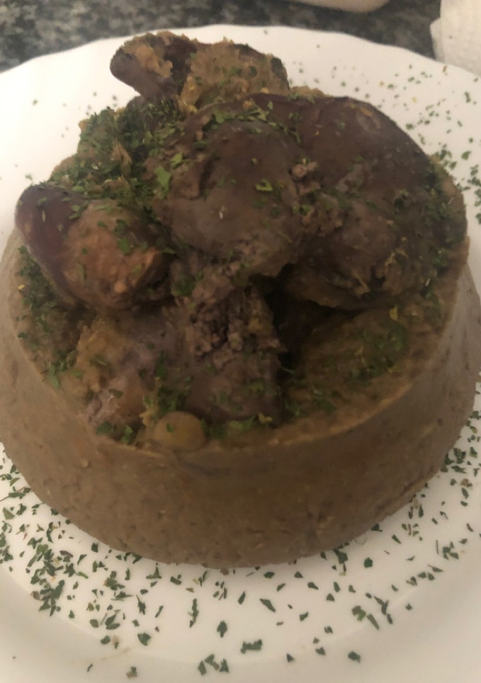 Una foto de 286. Higaditos de pollo con puré de lentejas (principal legumbres)